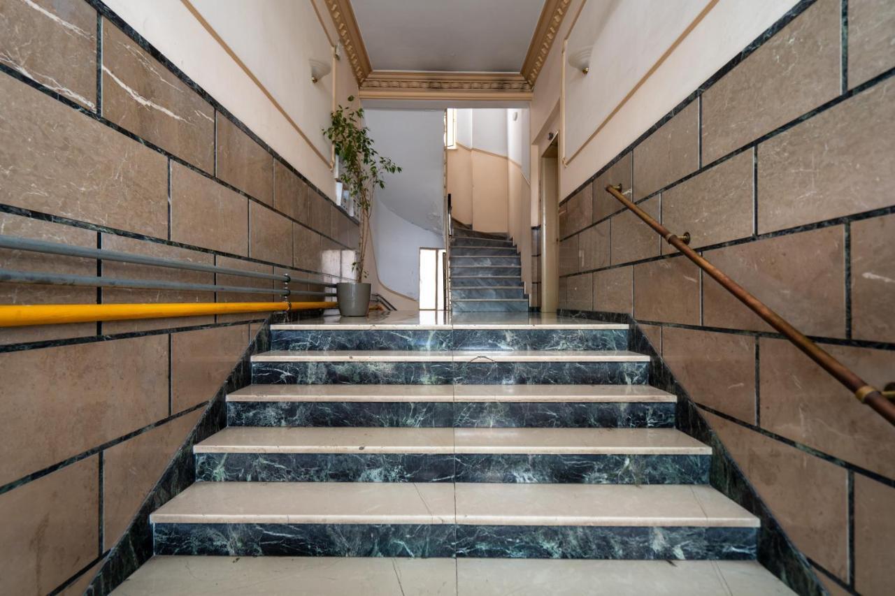 Classy Apartment In Koukaki, Walk To Metro & Acropolis เอเธนส์ ภายนอก รูปภาพ