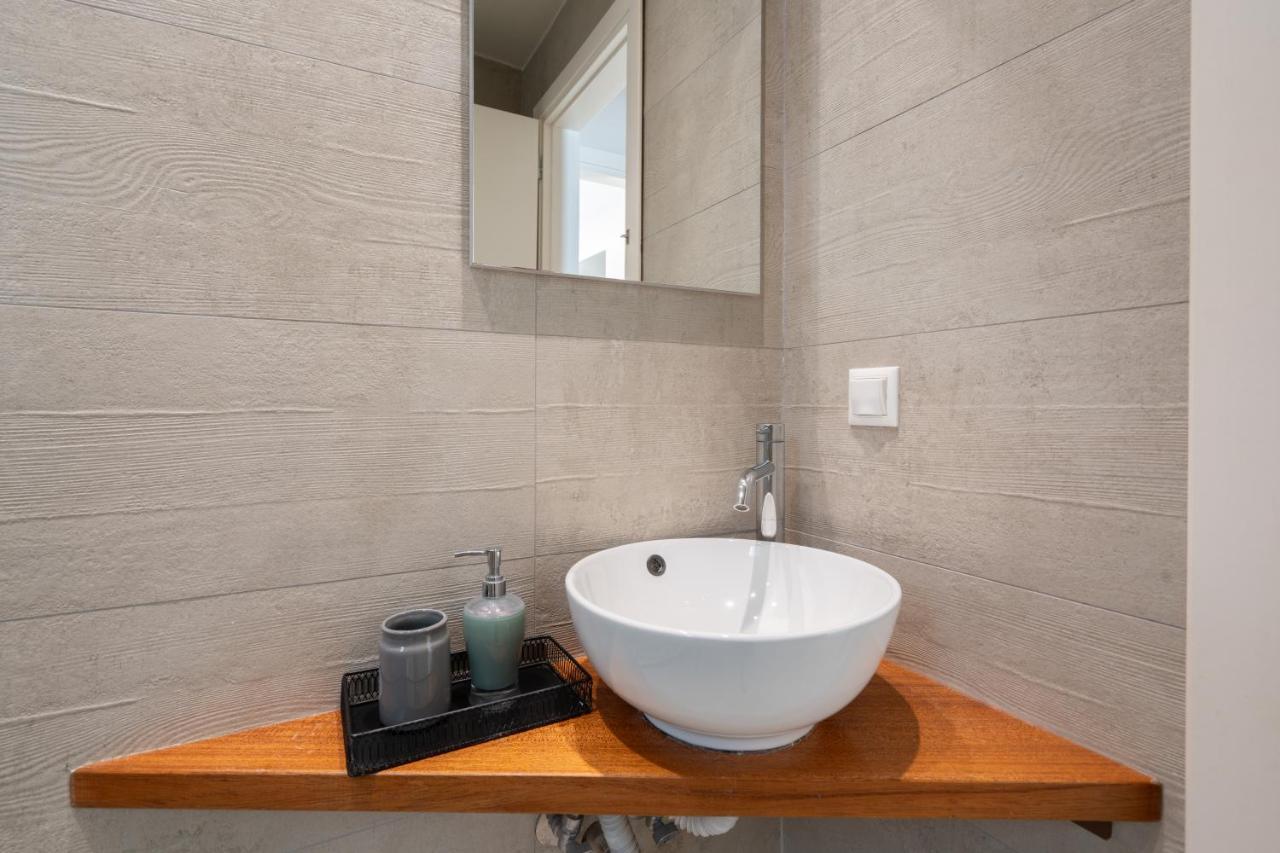 Classy Apartment In Koukaki, Walk To Metro & Acropolis เอเธนส์ ภายนอก รูปภาพ